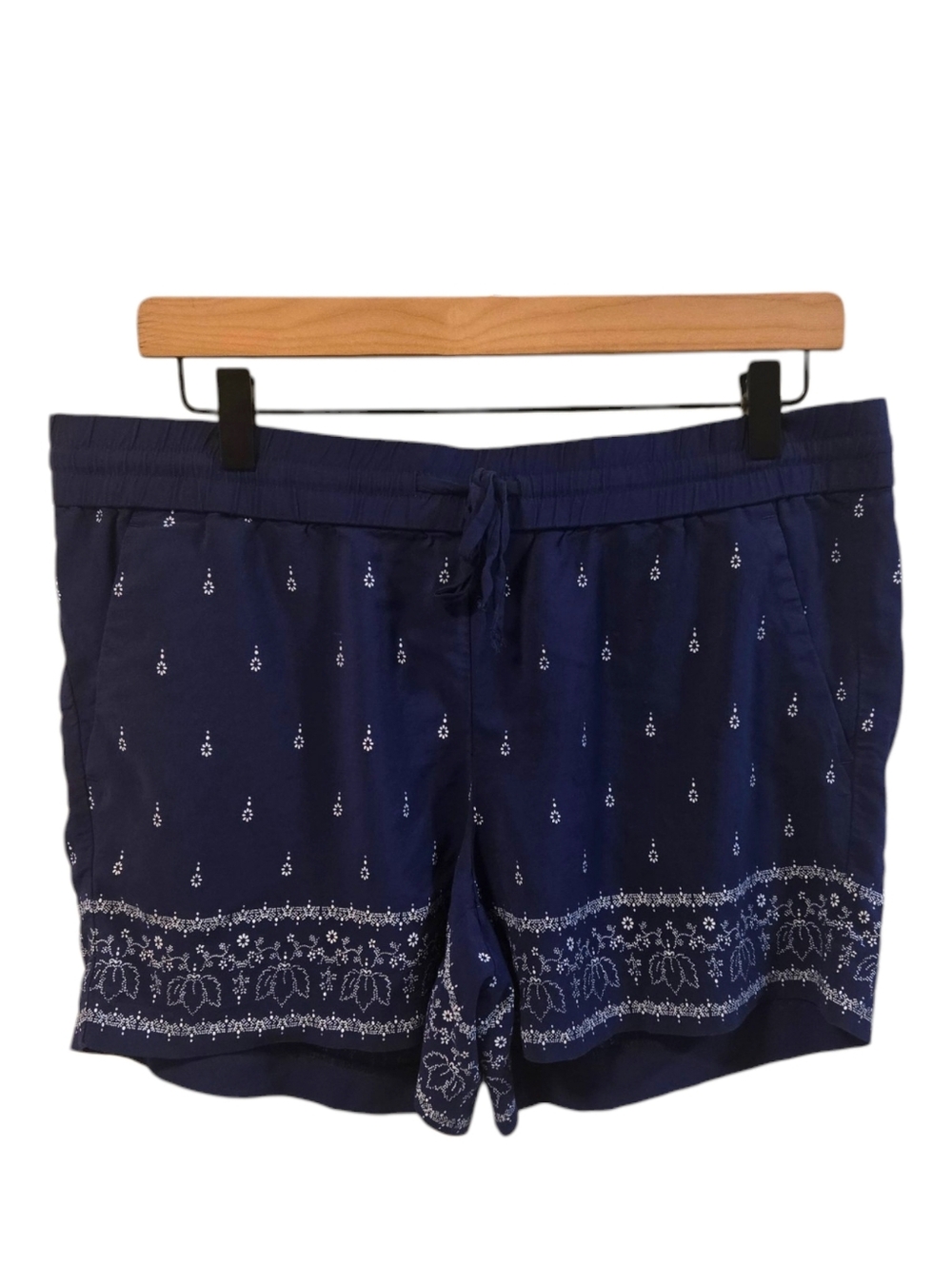 Loft Navy White Floral Embroidered Pull On Lightweight Shorts Medium